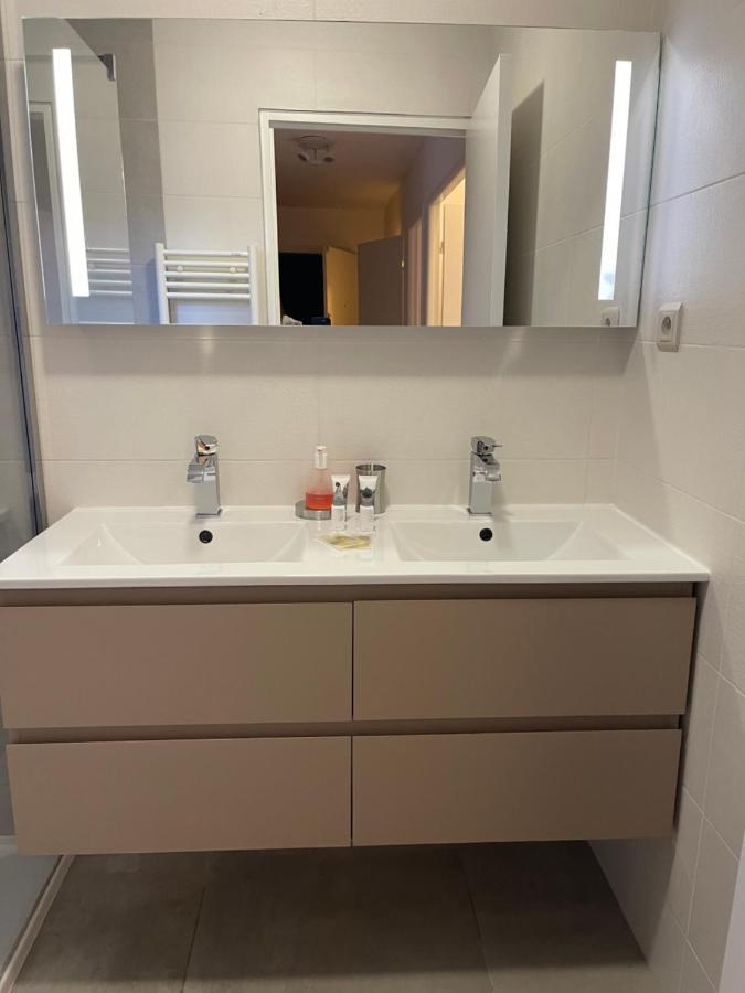 Domaine D'Ahmosis, Modern 2 Bedrooms Refurbished Apartment, F3 Moderne Fraichement Renove Le Cannet Kültér fotó