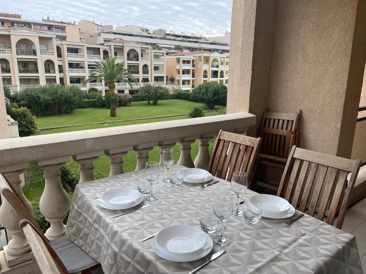 Domaine D'Ahmosis, Modern 2 Bedrooms Refurbished Apartment, F3 Moderne Fraichement Renove Le Cannet Kültér fotó