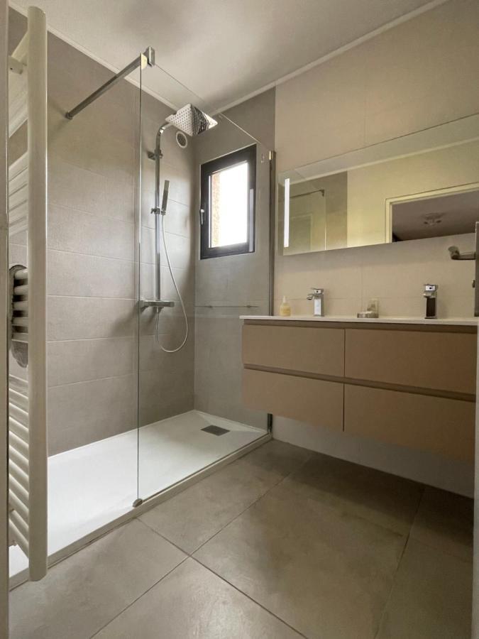 Domaine D'Ahmosis, Modern 2 Bedrooms Refurbished Apartment, F3 Moderne Fraichement Renove Le Cannet Kültér fotó