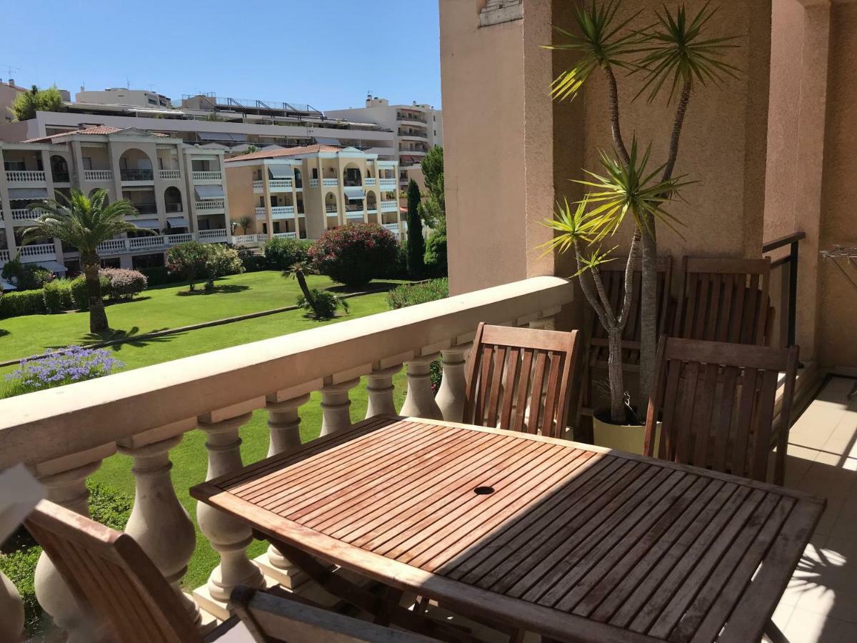 Domaine D'Ahmosis, Modern 2 Bedrooms Refurbished Apartment, F3 Moderne Fraichement Renove Le Cannet Kültér fotó